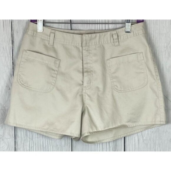 Old Navy Pants - Old Navy Size 8 Khaki Shorts with Front Pockets That Look Like Back Pockets